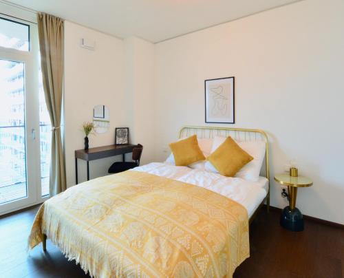 Brand-New, Close to Centre, Rooftop-Summer-Pool