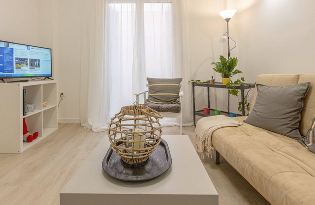 Brand-new comfy Sunny apt. near Athens Center