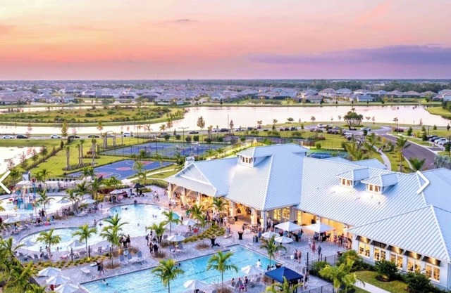 Brand new construction 2-bedroom house with Den in fantastic Lakewood Ranch
