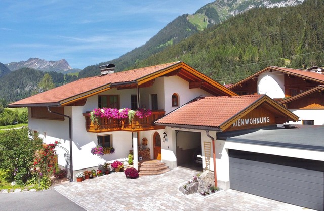 Brand-new holiday dwelling - from summer 2008! Every room with balcony!