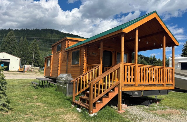 BRAND NEW IN 2024! Easy access to Yellowstone NP!