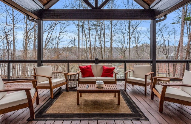 Brand New Lake House w/Jacuzzi-Jet Skis-Pontoon!!