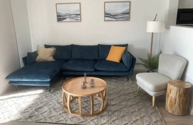 Brand new lux 3 bedroom townhouse located opposite the Wagga Wagga Racecourse.