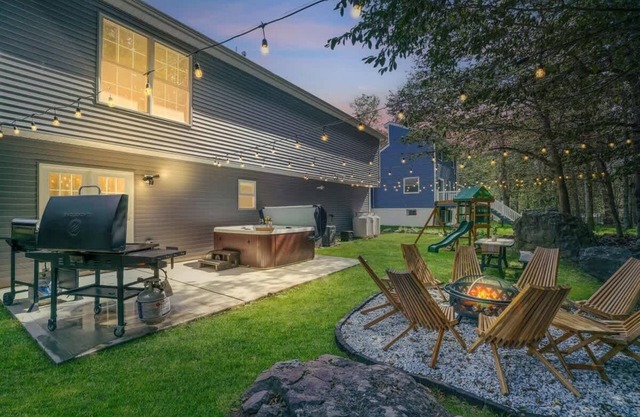 Brand New Lux Home | Hot Tub | AC | Fire Pit