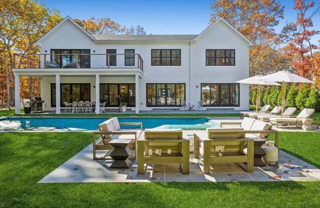 Brand New Luxurious East Hampton home, 5 mins to beach - Available July 4