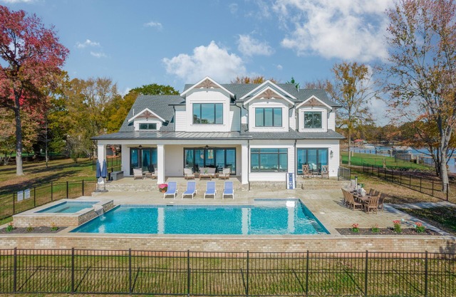 Brand New Luxurious Modern Farmhouse with Pool and Hot Tub - Beauitful Views!