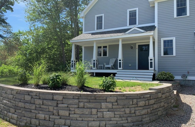 Brand new luxury home steps from Kennebunkport's Dock Square and the beaches.
