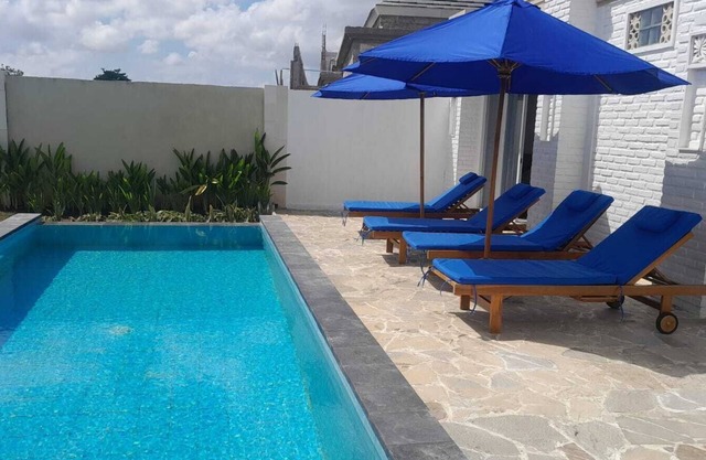 Brand new Mediterranean style 3 bedroom 3,5 bathrooms pool villa