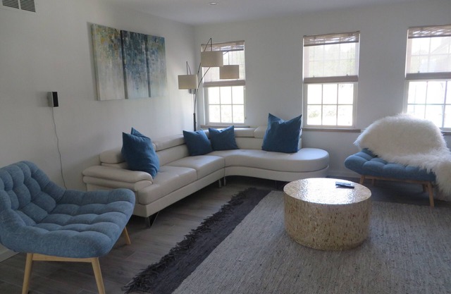 Brand new modern 2 bedroom apartment