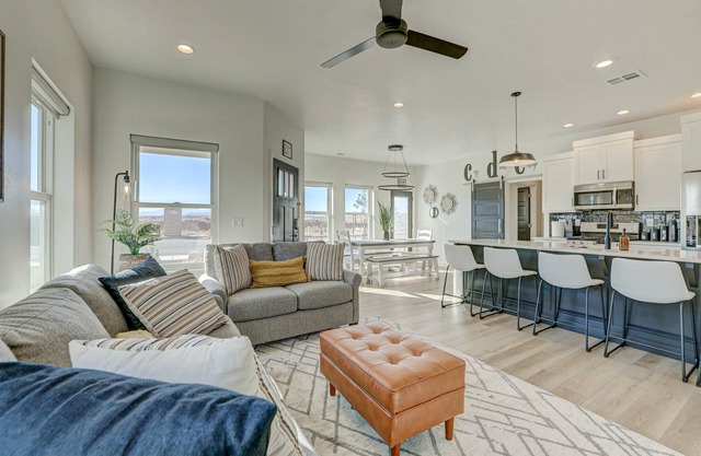 Brand New | Modern | Clean | Lazy River and Minigolf! Sleeps up to 6