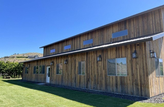 Brand NEW Modern Farm-House Style Private Getaway