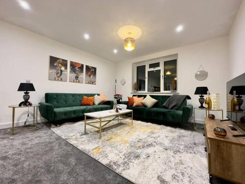 Brand new modern Cheltenham home