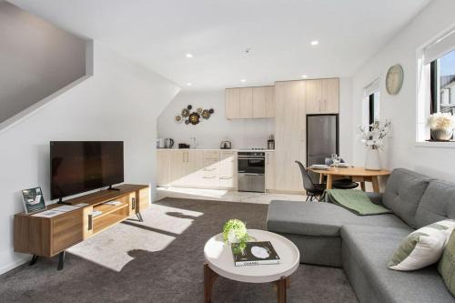 Brand New Opposite Hagley Park Close CBD Hospital