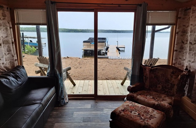 Brand new remodel, fantastic 1 bedroom on Lake Shamineau.