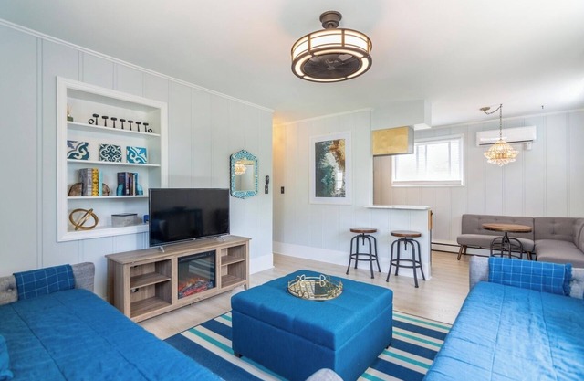 Brand New Reno in Historic Dist w 2 Parking spots