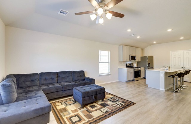 Brand New Spring Home < 1 Mi to Old Town!