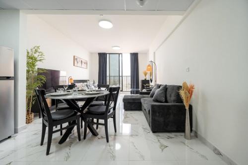 Brand New Studio With Canal View