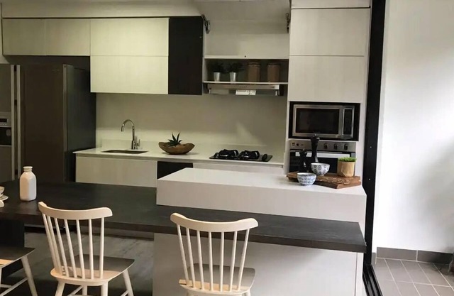 Brand New Top Floor Luxury Flat!