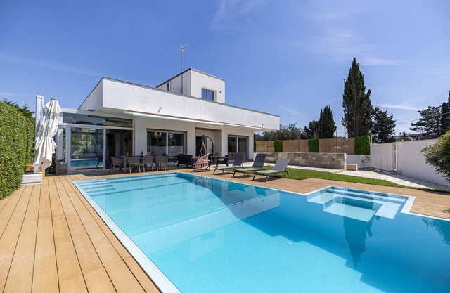 Brand new villa with exclusive pool in Lecce.