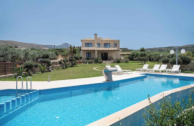 Brand new villa with private pool and amazing seaview, close to Falassarna