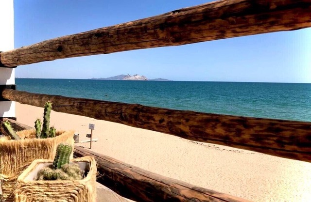 Brandnew beachfront apartment! Great view, private balcony, large shared terrace