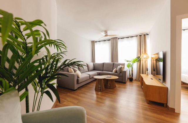 Bravissimo Figuerola, Spacious 3-bedroom apartment