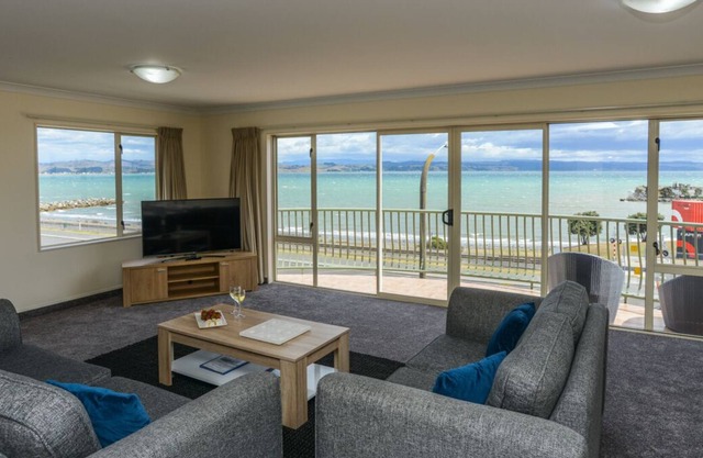 BREAKWATER APARTMENT FIVE - NAPIER HOLIDAY HOME in Ahuriri