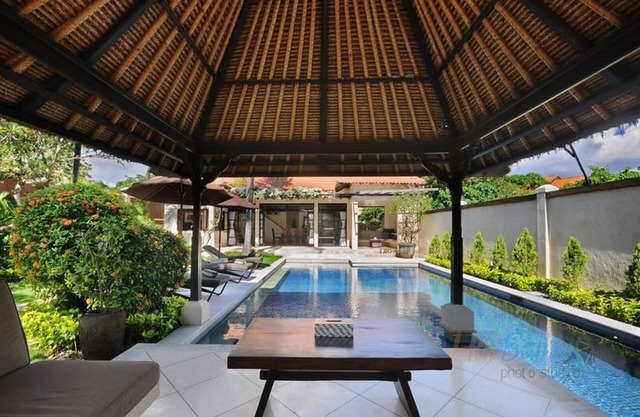 Breathtaking 4BR Villa located in Seminyak - Short stroll from Petitenget beach!