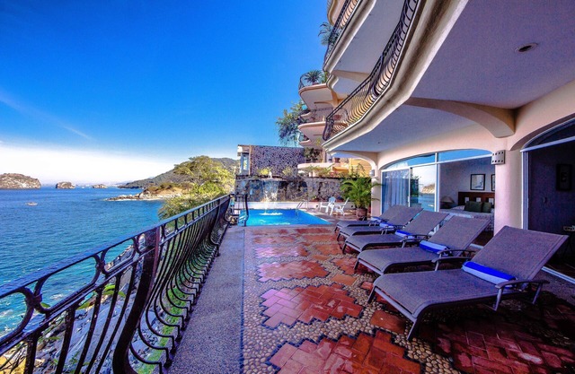 Breathtaking Full Ocean Views Every Room with Full Staff!