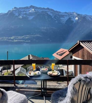 Breathtaking Lake & Mountain View Apartment