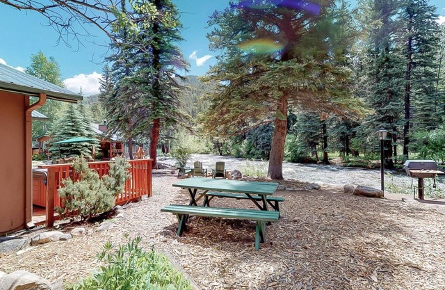 Breathtaking River Front Cabin at RMNP w/Hot Tub