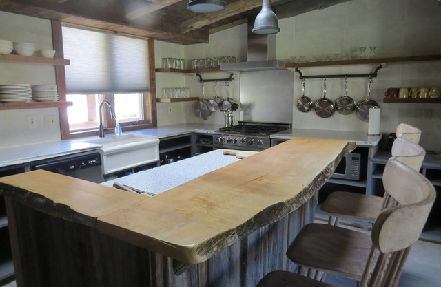 Breathtaking Views of Yellowstone on the Yellowstone River in a Luxury Lodge!