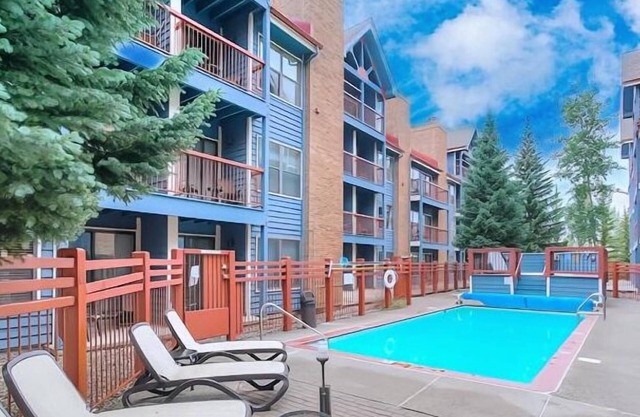 BreckHaven🌄Resort Amenities🏊‍♀️Ski-Out🎿100% Walkscore 🤑$0 Cleaning fee
