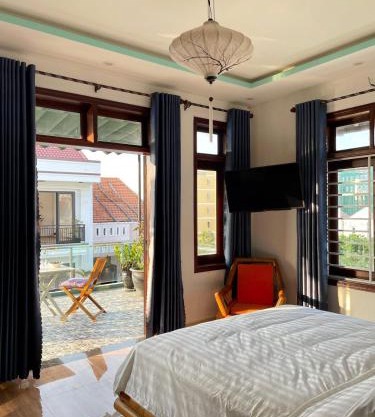 Breezy and spacious room in the central of Old Town