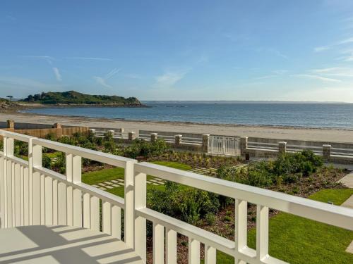 Brehat T3 acces plage piscine et vue mer