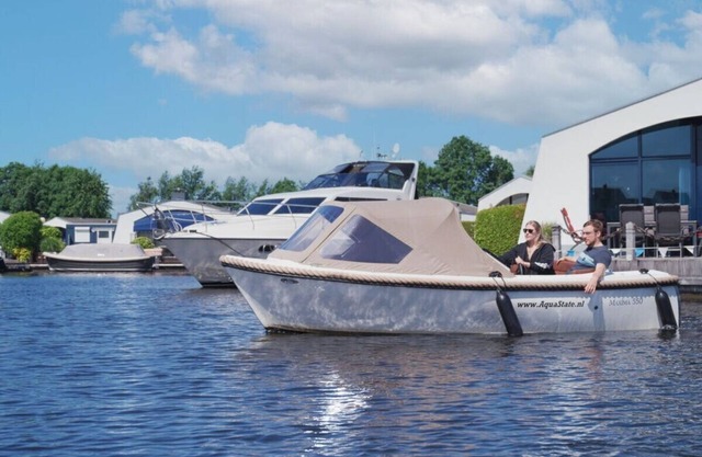 Brekkense Wiel 2 Comfortable holiday residence