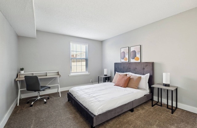 Brentwood C4 I Cozy & Comfy I 2Bd I Free Parking