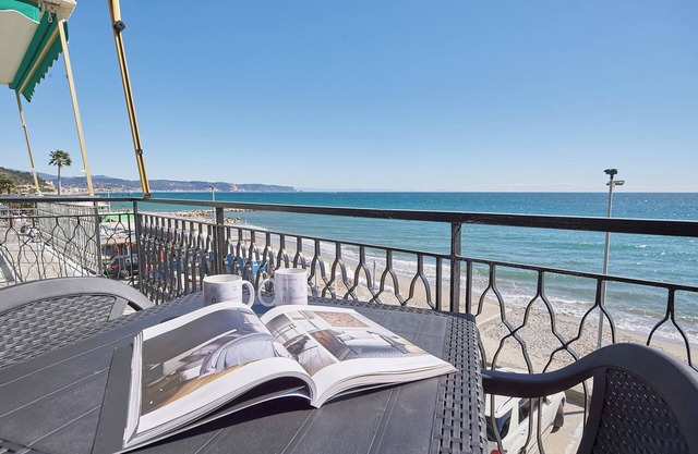 Brezza Marina - One Bedroom Apartment, Sleeps 5