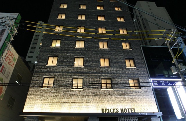 Bricks Hotel