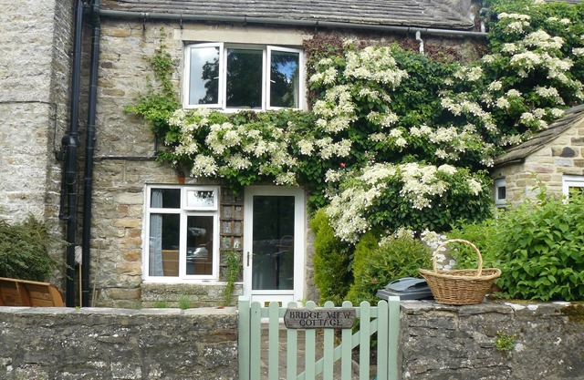 Bridge View Cottage, lovely home from home in Gunnerside, Yorkshire Dales