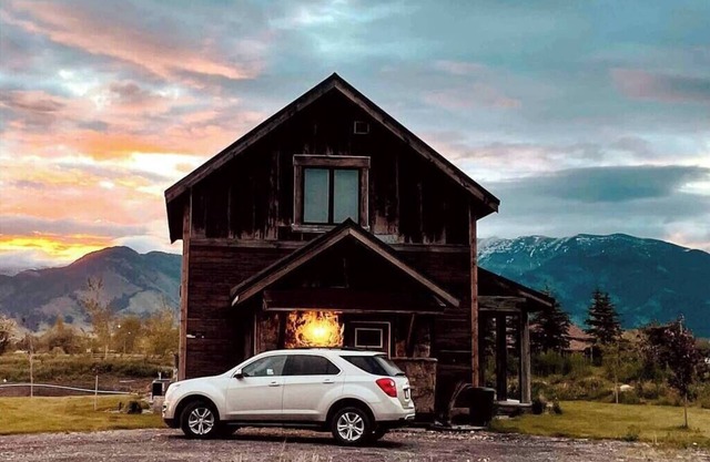 BRIDGER VIEW CABIN WITH 360 DEGREE MOUNTAIN VIEWS