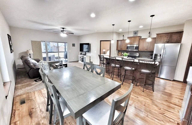 Bridges Bay spacious, well-stocked, kid-friendly home. Fall and winter deals!
