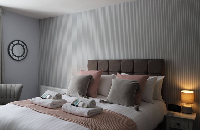 Bridgeside Rooms