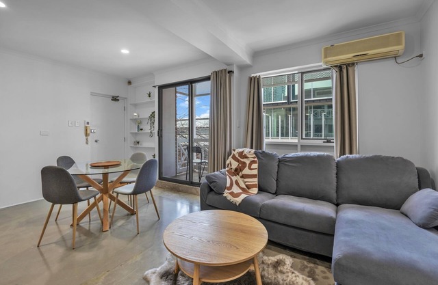 Bright 1-Bed Unit with Balcony in Central Adelaide