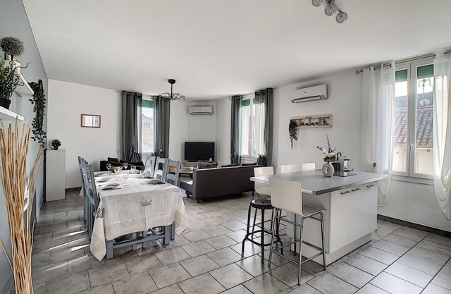 Bright 100m2 apartment in Provence with terrace