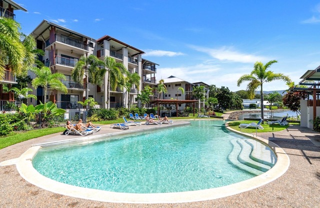 Bright 3-Bedroom Beachside Stay with Pool & BBQ