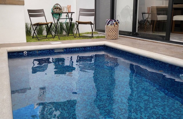 Bright 3 Bedroom Home w/Private Pool.