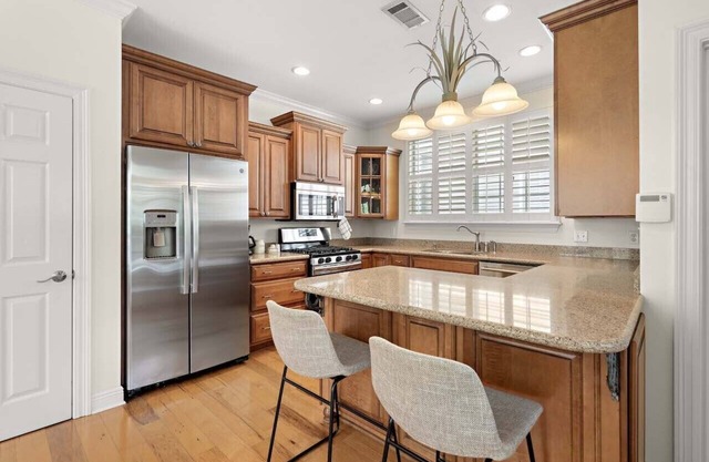Bright & Airy, Fully Furnished Single-Family Home in the Heart of Covington.nnnn