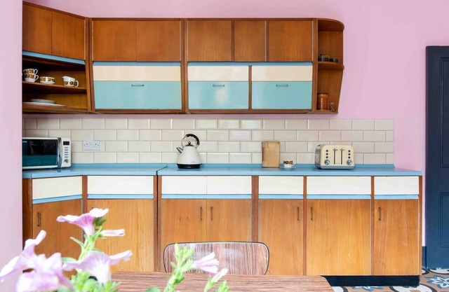Bright and Beautiful Margate Flat in Cliftonville. A short walk to Walpole Bay
