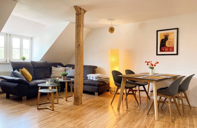 Bright and central apartment with 2 bedrooms, 100 m² living space